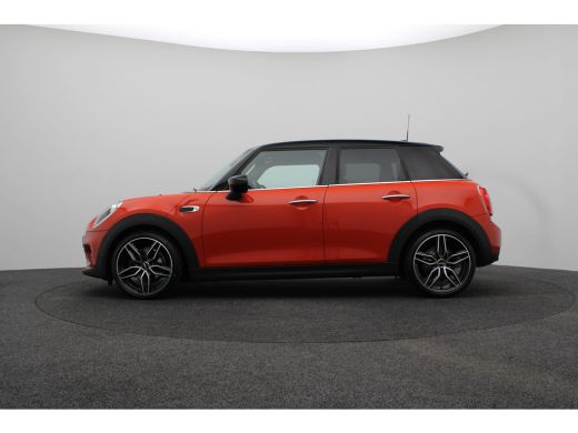 Mini Cooper 1.5 Cooper | 18 inch LM | Afwijkende dakkleur | Airco ActivLease financial lease