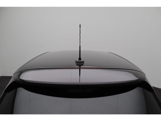 Mini Cooper 1.5 Cooper | 18 inch LM | Afwijkende dakkleur | Airco ActivLease financial lease