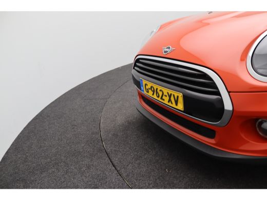 Mini Cooper 1.5 Cooper | 18 inch LM | Afwijkende dakkleur | Airco ActivLease financial lease