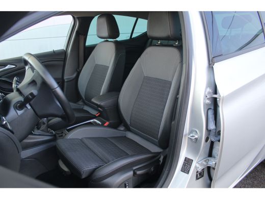 Opel Astra 1.2 Edition 130PK | Trekhaak | AGR Stoelen | Stoel & Stuurverw. | Voorruitverw. | PDC V&A | Camer... ActivLease financial lease