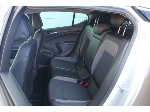 Opel Astra 1.2 Edition 130PK | Trekhaak | AGR Stoelen | Stoel & Stuurverw. | Voorruitverw. | PDC V&A | Camer... ActivLease financial lease