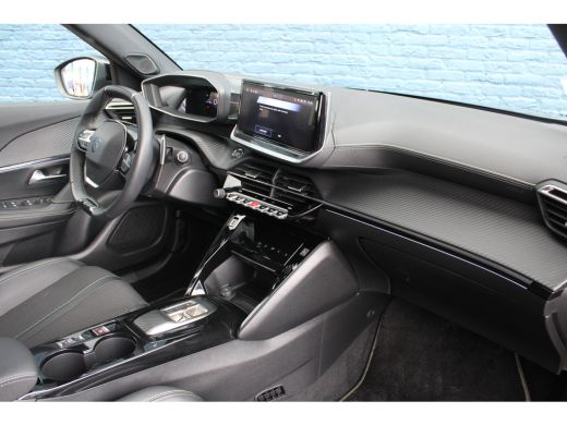 Peugeot 2008 1.2 Hybrid 136 GT | Automaat | Navigatie | Camera | Adaptieve cruise control | Mild Hybrid | ActivLease financial lease