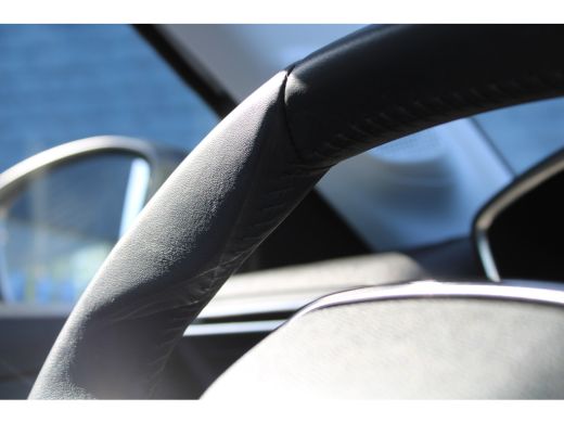 Peugeot 208 1.2 PureTech Active Pack | Navigatie | Parkeersensoren | Lichtmetaal | Apple carplay | Bluetooth | ActivLease financial lease