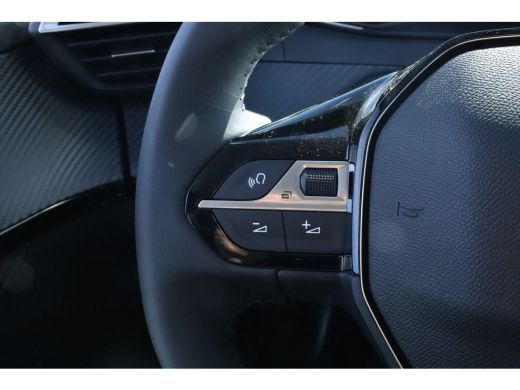 Peugeot 208 Allure | 16" Lichtmetalen velgen 'ELBORN' | Climate Control | Dashboard en deurpanelen in kunstst... ActivLease financial lease