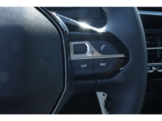 Peugeot 208 Allure | 16" Lichtmetalen velgen 'ELBORN' | Climate Control | Dashboard en deurpanelen in kunstst... ActivLease financial lease