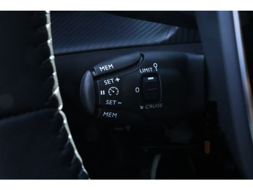 Peugeot 208 Allure | 16" Lichtmetalen velgen 'ELBORN' | Climate Control | Dashboard en deurpanelen in kunstst... ActivLease financial lease