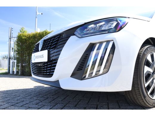 Peugeot 208 Allure | 16" Lichtmetalen velgen 'ELBORN' | Climate Control | Dashboard en deurpanelen in kunstst... ActivLease financial lease