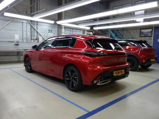 Peugeot 308 1.6 Plug-in Hybrid 180 GT Panoramadak / 360 camera | Achterbank in 3 delen neerklapbaar met skilu... ActivLease financial lease