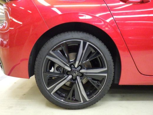 Peugeot 308 1.6 Plug-in Hybrid 180 GT Panoramadak / 360 camera | Achterbank in 3 delen neerklapbaar met skilu... ActivLease financial lease