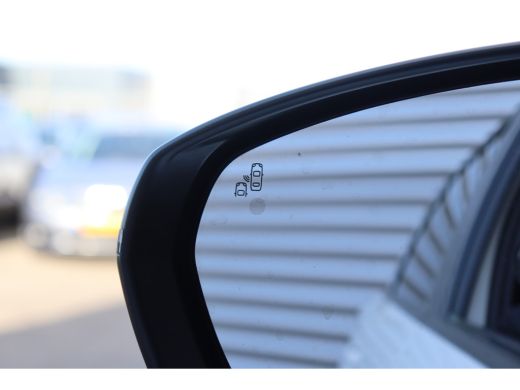 Peugeot 5008 1.2 PURETECH 130PK GT PACK AUTOMAAT | 2 stoelen op derde rij | Achterbank in delen neerklapbaar |... ActivLease financial lease