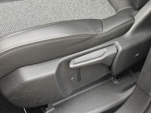 Peugeot 5008 1.2 PureTech Blue Lease Premium | 2 stoelen op derde rij | Achteruitrijcamera | Airco (automatisch) ActivLease financial lease