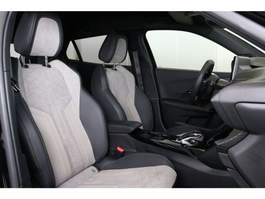 Peugeot e-2008 EV GT 50 kWh | Navi | Camera | Alcantara | Stoelverw. | AD.cruise | PDC V+A | Keyless Entry | ActivLease financial lease