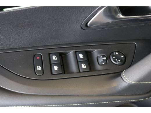 Peugeot e-2008 EV GT 50 kWh | Navi | Camera | Alcantara | Stoelverw. | AD.cruise | PDC V+A | Keyless Entry | ActivLease financial lease
