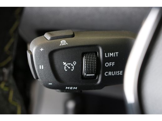 Peugeot e-2008 EV GT 50 kWh | Navi | Camera | Alcantara | Stoelverw. | AD.cruise | PDC V+A | Keyless Entry | ActivLease financial lease