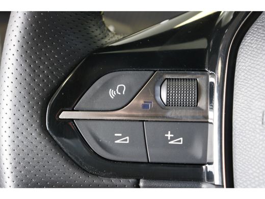 Peugeot e-2008 EV GT 50 kWh | Navi | Camera | Alcantara | Stoelverw. | AD.cruise | PDC V+A | Keyless Entry | ActivLease financial lease