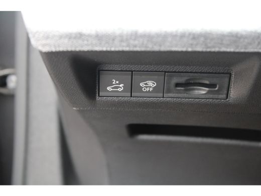 Peugeot e-5008 GT Avantage 73 kWh | Lederen bekleding | Panorama/schuifdak | Navigatie | Camera | BTW | 6.000km | ActivLease financial lease
