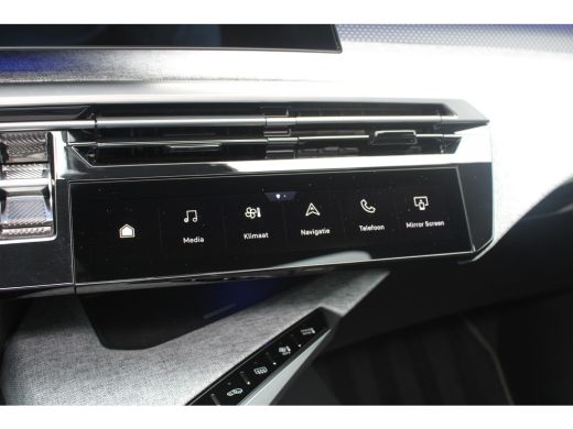 Peugeot e-5008 GT Avantage 73 kWh | Lederen bekleding | Panorama/schuifdak | Navigatie | Camera | BTW | 6.000km | ActivLease financial lease