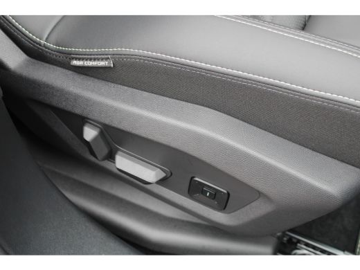 Peugeot e-5008 GT Avantage 73 kWh | Lederen bekleding | Panorama/schuifdak | Navigatie | Camera | BTW | 6.000km | ActivLease financial lease
