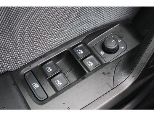 Seat Leon 1.0 eTSI Style Business Intense | Achteruitrijcamera | Airco (automatisch) | Cruise control adaptief ActivLease financial lease