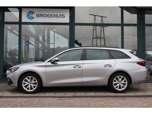 Seat Leon 1.0 eTSI Style Business Intense | Achteruitrijcamera | Airco (automatisch) | Cruise control adaptief ActivLease financial lease