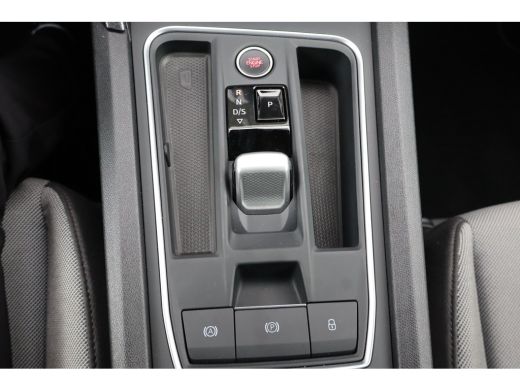 Seat Leon 1.0 eTSI Style Business Intense | Achteruitrijcamera | Airco (automatisch) | Cruise control adaptief ActivLease financial lease