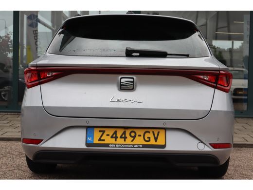 Seat Leon 1.0 eTSI Style Business Intense | Achteruitrijcamera | Airco (automatisch) | Cruise control adaptief ActivLease financial lease