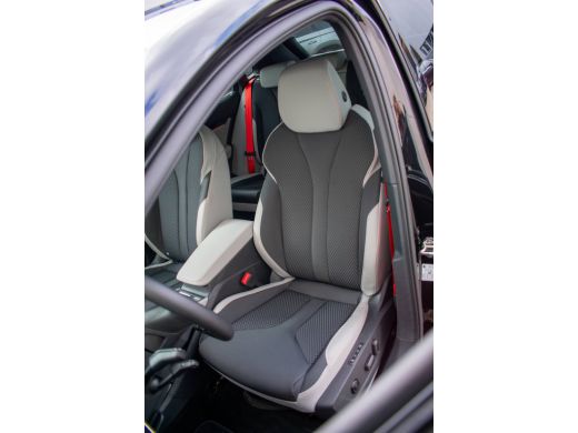 Skoda Elroq 85 Business Edition -Warmtepomp-Trekhaak-ACC-Massage-Head up-Keyless-20"- ActivLease financial lease