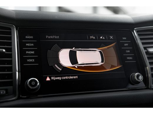 Skoda Kodiaq 1.5 TSI 150PK Ambition | Trekhaak | Navigatie | Adaptive Cruise | 17" ActivLease financial lease