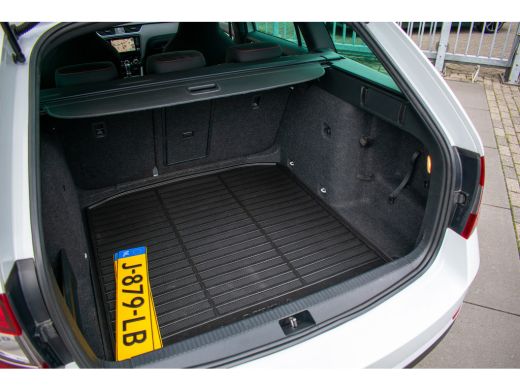 Skoda Octavia Combi 1.5 TSI Greentech Sport Business -Navi-18"- ActivLease financial lease