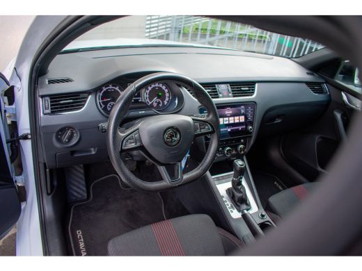 Skoda Octavia Combi 1.5 TSI Greentech Sport Business -Navi-18"- ActivLease financial lease