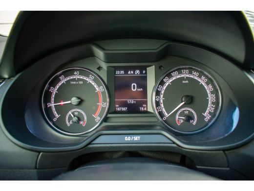 Skoda Octavia Combi 1.5 TSI Greentech Sport Business -Navi-18"- ActivLease financial lease