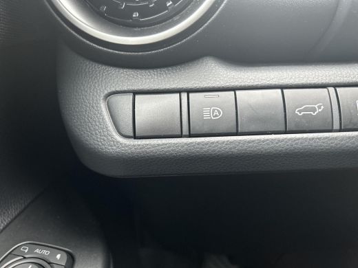 Toyota C-HR 1.8 Hybrid 140 First Edition ActivLease financial lease