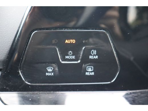 Volkswagen Golf 110PK 1.0 TSI Life | Airco (automatisch) | Cruise control adaptief | Draadloze telefoonlader ActivLease financial lease