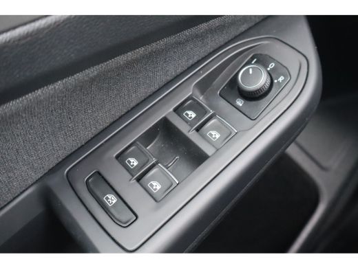 Volkswagen Golf 110PK 1.0 TSI Life | Airco (automatisch) | Cruise control adaptief | Draadloze telefoonlader ActivLease financial lease