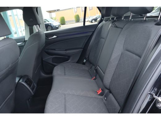 Volkswagen Golf 110PK 1.0 TSI Life | Airco (automatisch) | Cruise control adaptief | Draadloze telefoonlader ActivLease financial lease