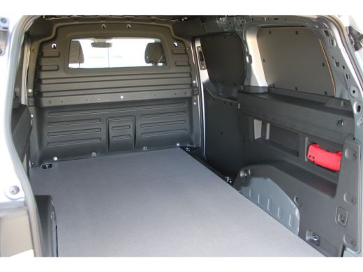 Volkswagen ID. Buzz Cargo Bulli Editon VOOR MEKAAR DEALS | 79 kWh | 286 pk | Trekhaak | Achterklep | 360° camera | IQ.LIGHT... ActivLease financial lease