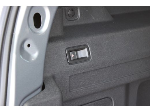 Volkswagen ID. Buzz Cargo Bulli Editon VOOR MEKAAR DEALS | 79 kWh | 286 pk | Trekhaak | Achterklep | 360° camera | IQ.LIGHT... ActivLease financial lease