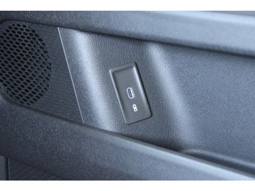 Volkswagen ID. Buzz Cargo Bulli Editon VOOR MEKAAR DEALS | 79 kWh | 286 pk | Trekhaak | Achterklep | 360° camera | IQ.LIGHT... ActivLease financial lease