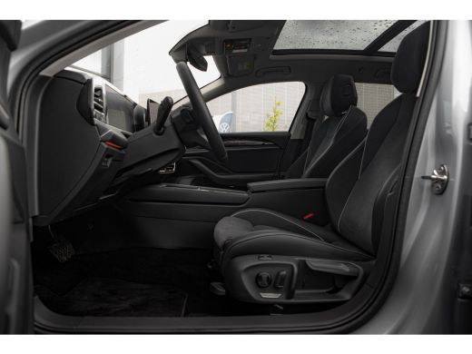 Volkswagen Passat Variant 1.5 eHybrid 204pk Elegance Business | Panoramdak | Dodehoeksensor | 360 Camera | Stoelver... ActivLease financial lease