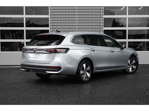 Volkswagen Passat Variant 1.5 eHybrid 204pk Elegance Business | Panoramdak | Dodehoeksensor | 360 Camera | Stoelver... ActivLease financial lease