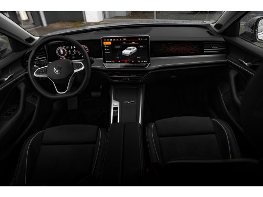 Volkswagen Passat Variant 1.5 eHybrid 204pk Elegance Business | Panoramdak | Dodehoeksensor | 360 Camera | Stoelver... ActivLease financial lease
