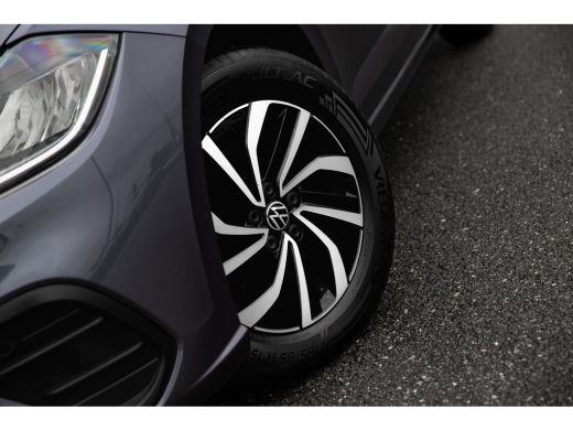 Volkswagen Polo 1.0 TSI 95pk DSG Life | Airco | 15" | Parkeerhulp V+A | Adaptive Cruise ActivLease financial lease