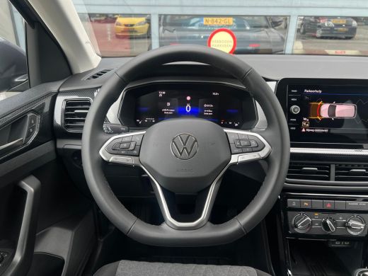 Volkswagen T-Cross Life Edition | 'App-Connect' draadloze smartphone integratie | Achterlichten LED | Afstandscontro... ActivLease financial lease