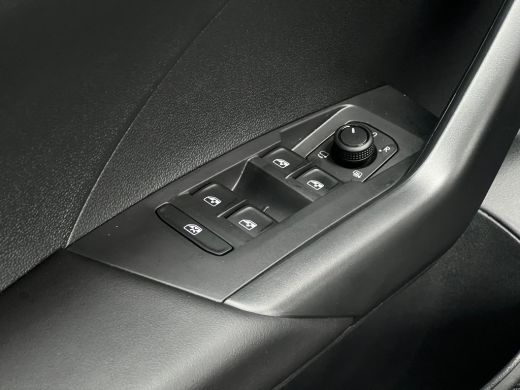 Volkswagen T-Cross Life Edition | 'App-Connect' draadloze smartphone integratie | Achterlichten LED | Afstandscontro... ActivLease financial lease