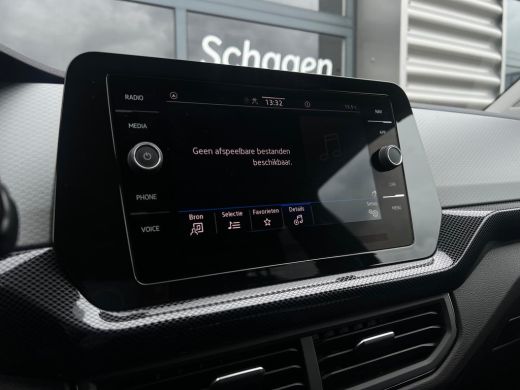 Volkswagen T-Cross Life Edition | 'App-Connect' draadloze smartphone integratie | Achterlichten LED | Afstandscontro... ActivLease financial lease