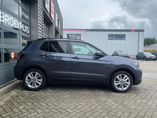 Volkswagen T-Cross Life Edition | 'App-Connect' draadloze smartphone integratie | Achterlichten LED | Afstandscontro... ActivLease financial lease