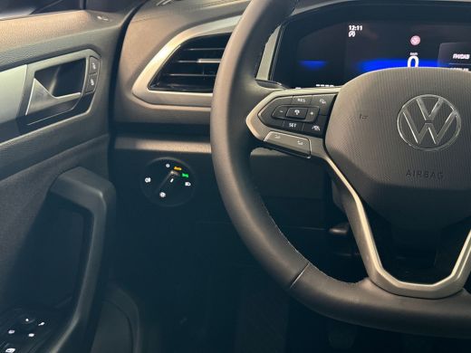 Volkswagen T-Roc 1.0 TSI Life Edition 115PK | Keyless | Led | achteruitrijcamera ActivLease financial lease