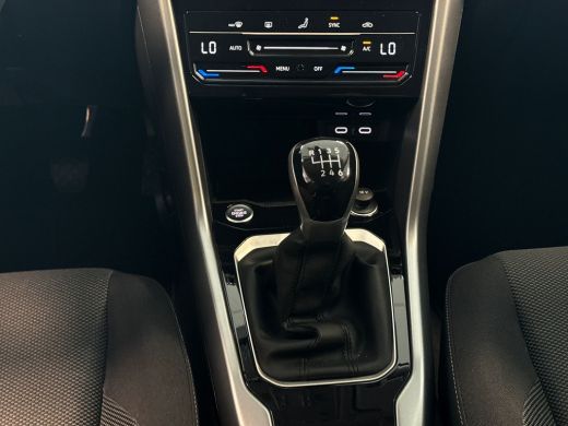 Volkswagen T-Roc 1.0 TSI Life Edition 115PK | Keyless | Led | achteruitrijcamera | Uit voorraad Leverbaar! | achte... ActivLease financial lease