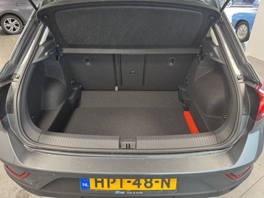 Volkswagen T-Roc 1.0 TSI Life Edition 115PK | Keyless | Led | achteruitrijcamera | Uit voorraad Leverbaar! | achte... ActivLease financial lease