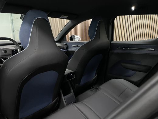 Volvo  EX30 Single Motor Extended Range Plus | Stoel en Stuurwielverwarming | Adaptieve Cruise Control | Harm... ActivLease financial lease
